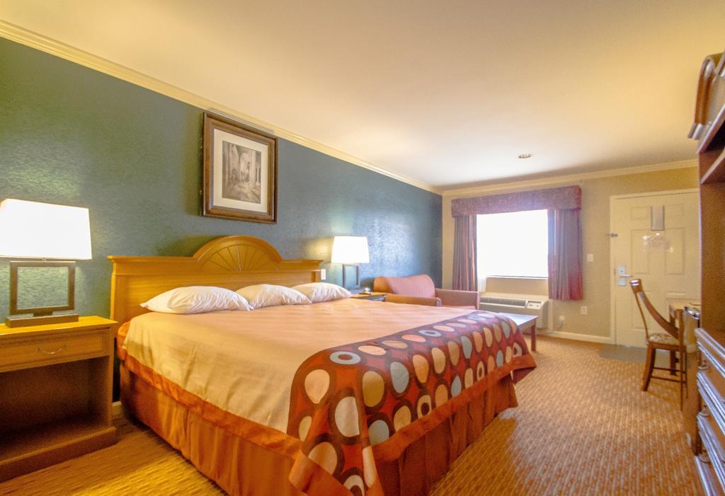 Super 8 By Wyndham 3*